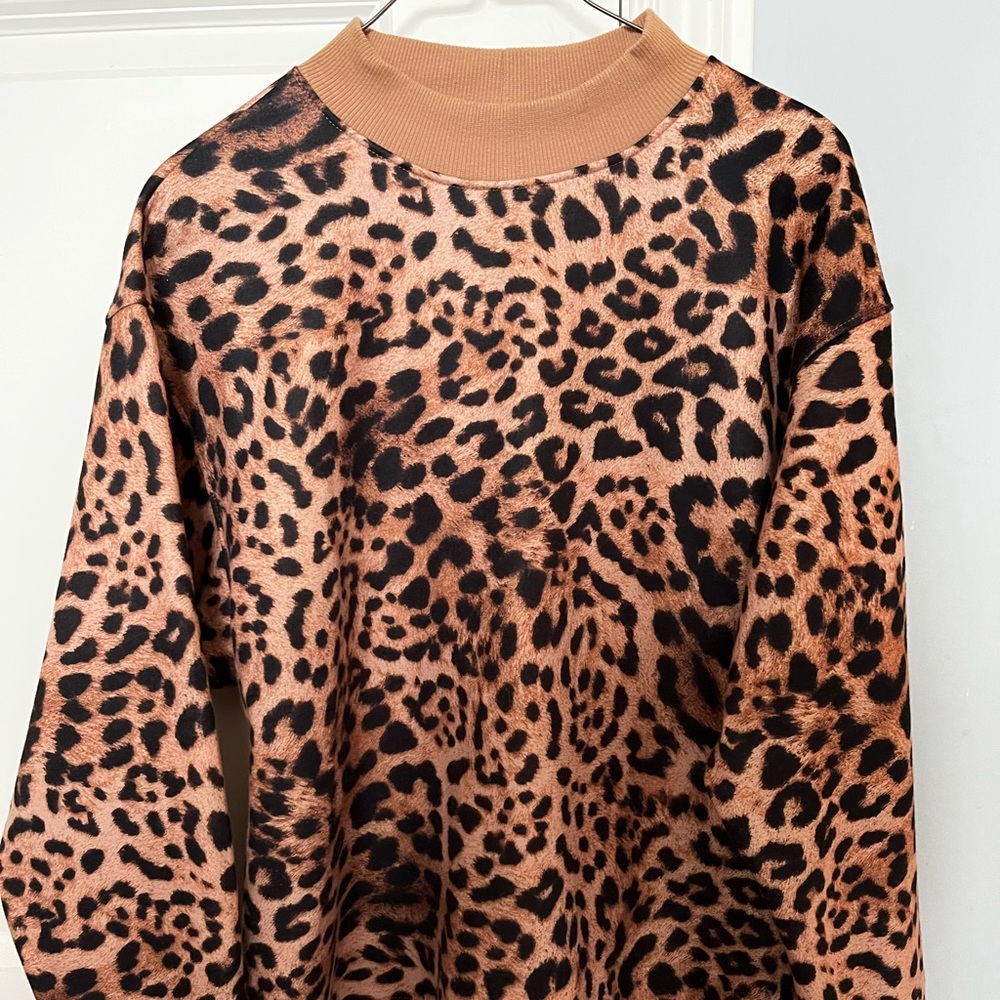 Women’s sweatshirt